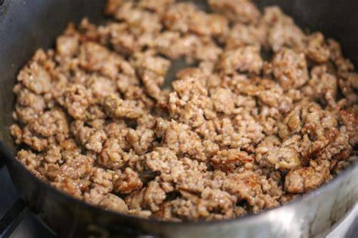 How do you know when Italian ground sausage is cooked?