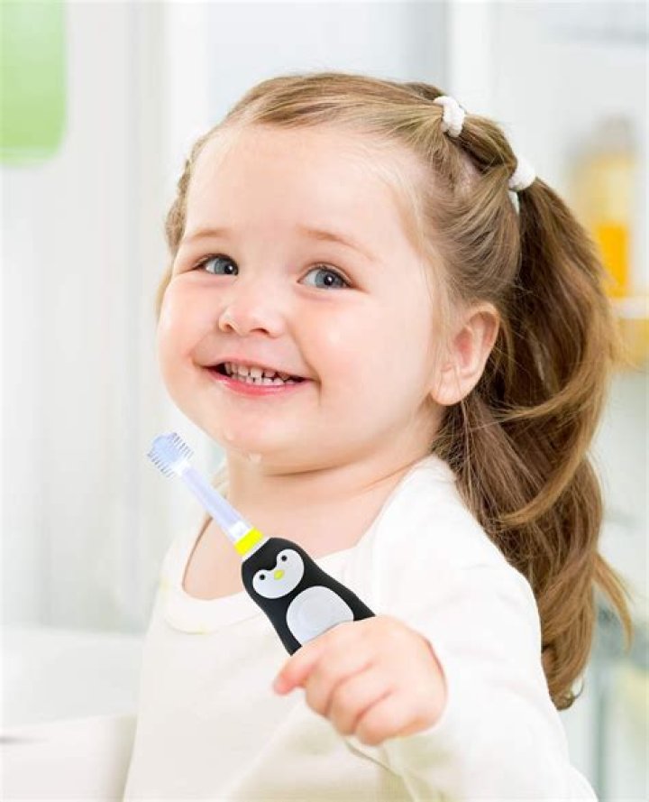 What toothbrush should a 1 year old use?