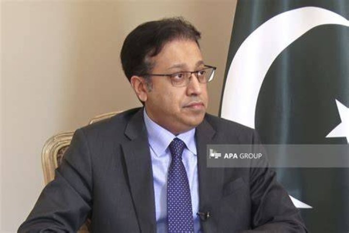 Who is the ambassador of Pakistan in India?